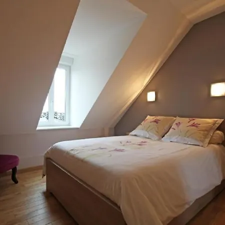 Appartamento Cour Historique La Cour Des Trois Rois 1 *